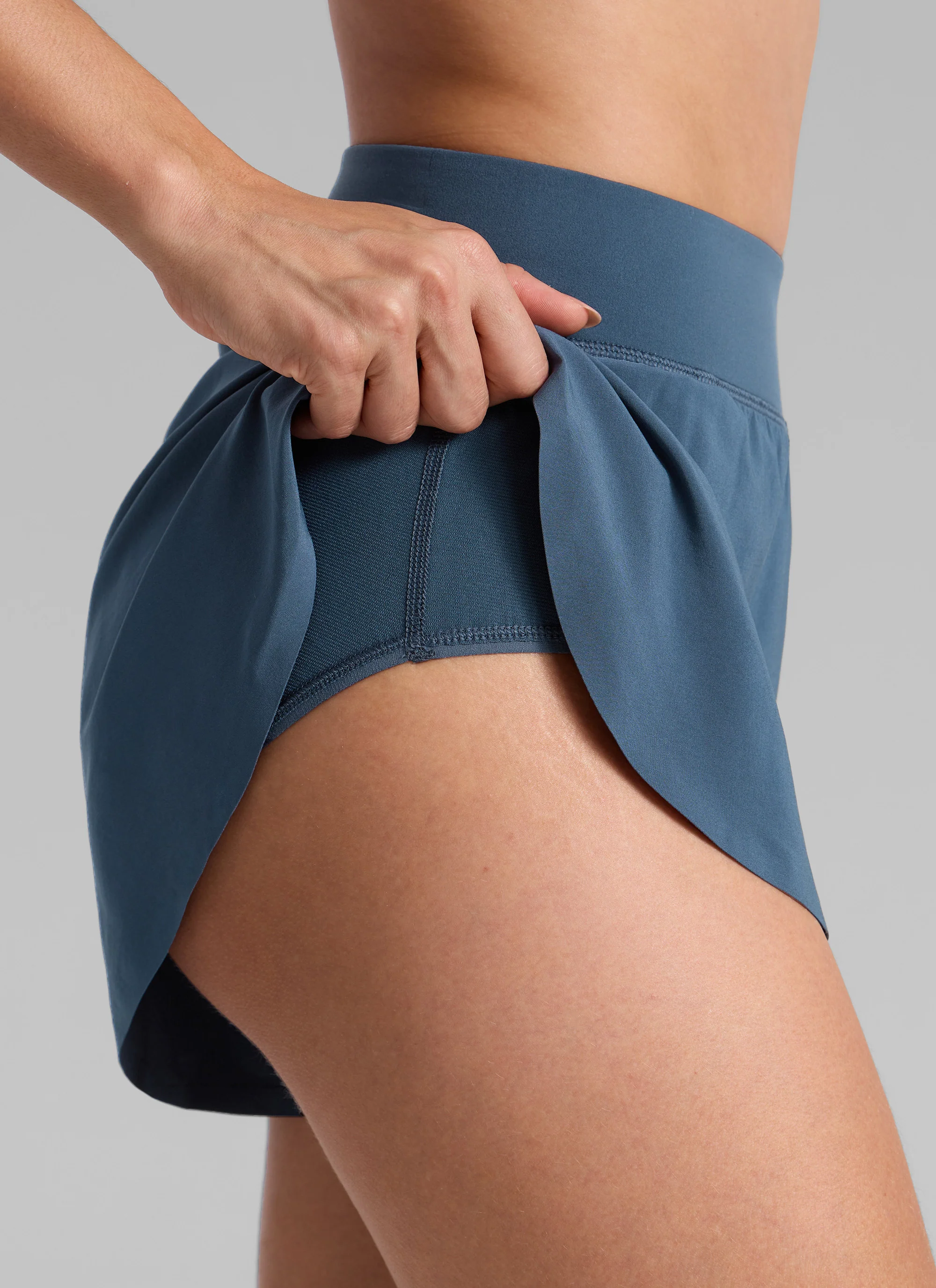 Feathery-Fit Soft Dolphin Lined Shorts 3'' - Image 4