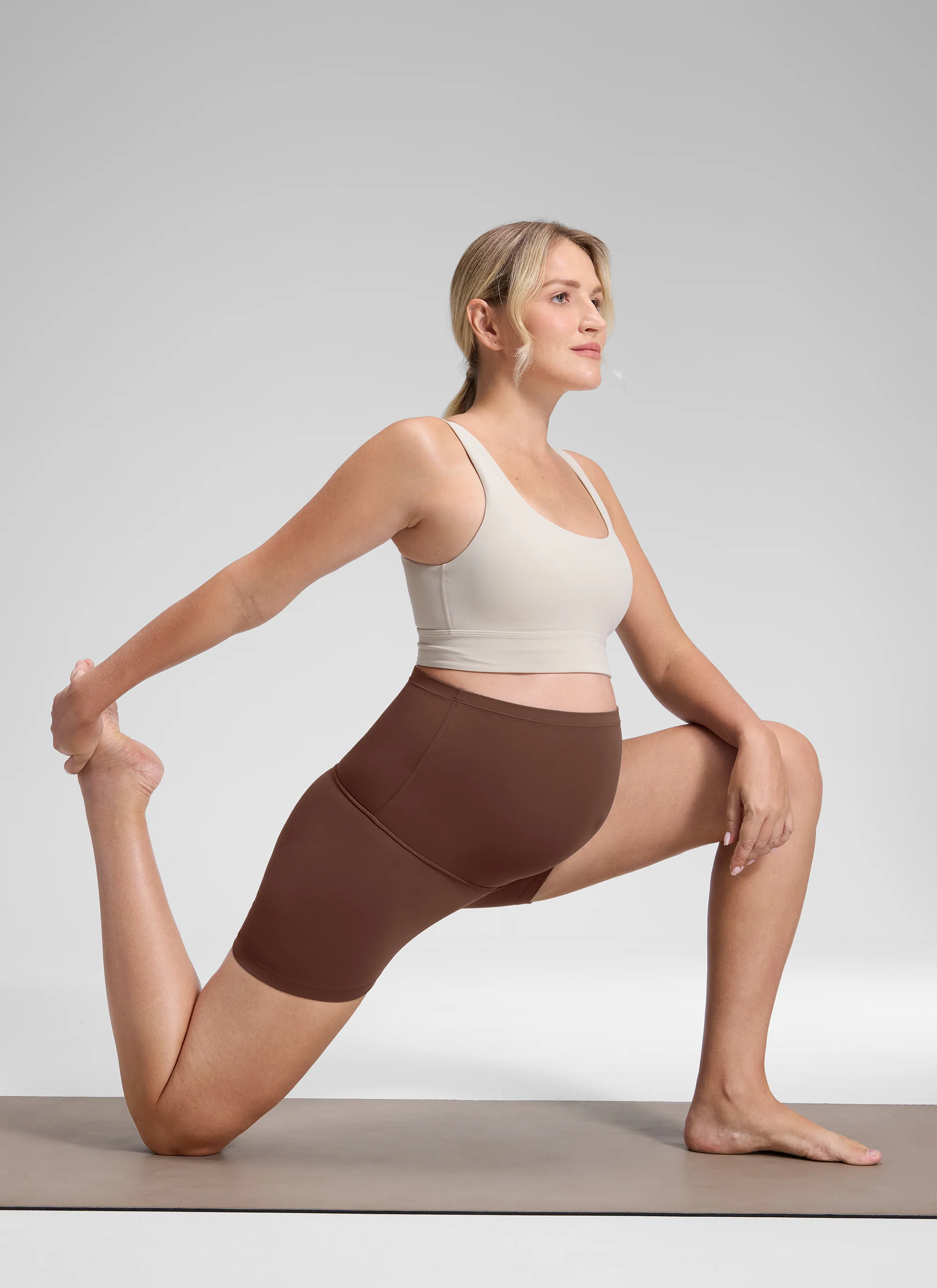Butterluxe Maternity Origin Shorts 4'' - Image 9